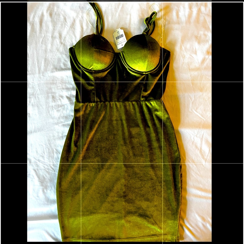 Size Medium, Forever 21 green velvet sexy dress